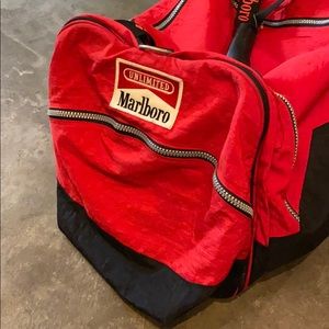 Marlboro duffel bag with detachable backpack